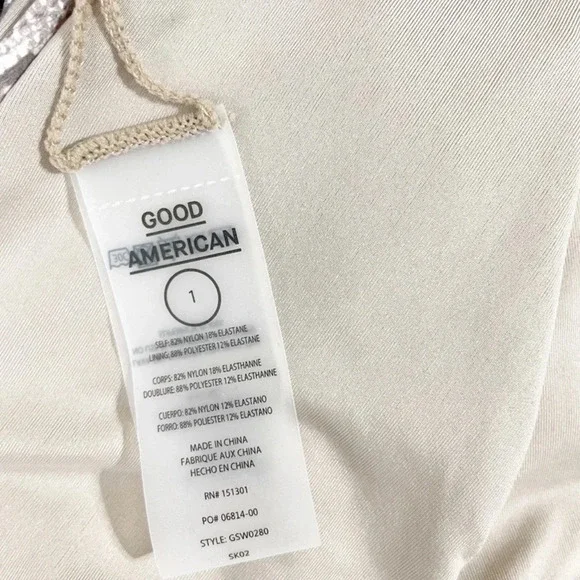 Good American Sand Snake
Halter Bikini Top Textured Size 1 - Picture 2 of 7